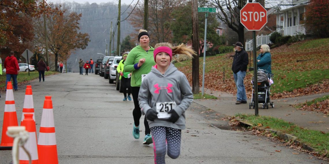Turkey Tom’Foot’ery: Turkey Trot Returns