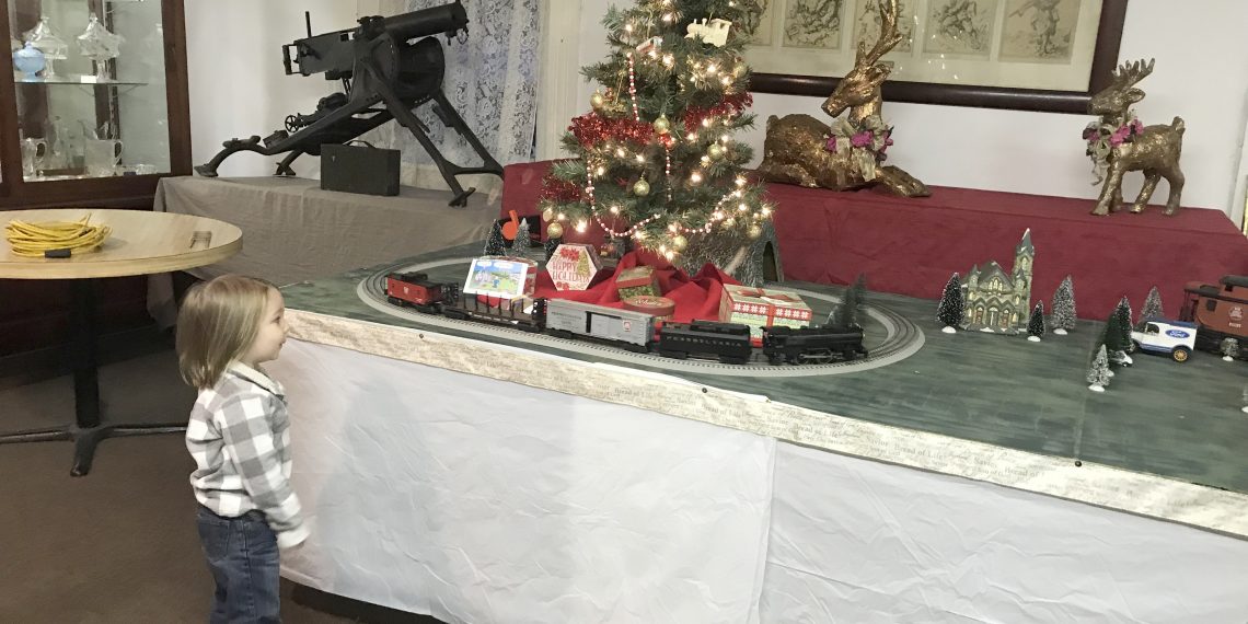 Holiday Cheer with the Greene County Historical Society