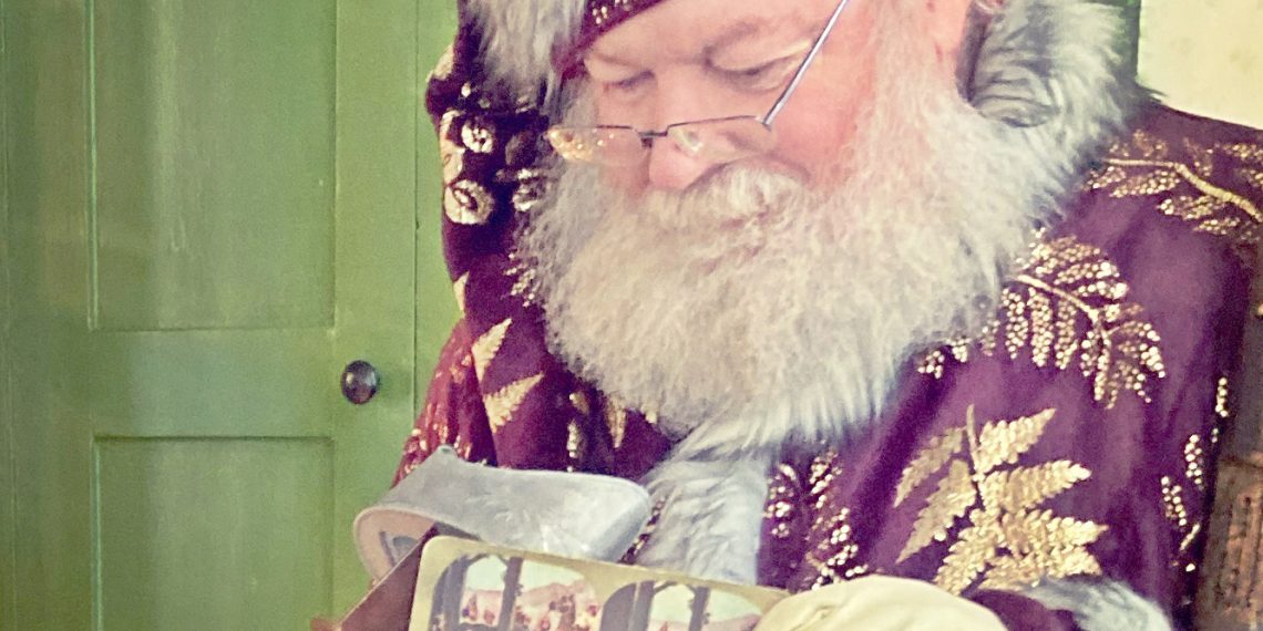 Greene Artifacts: A Traditional Century Christmas Gift